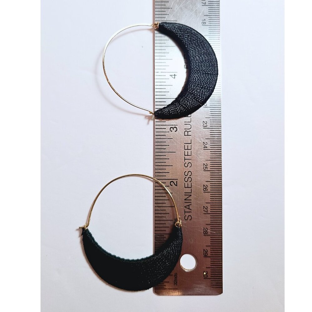Black & Gold Woven String Hoop Earrings – Boho Chic - Picture 7 of 7